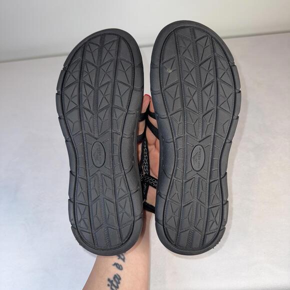 High Sierra Black Strappy Flip Flop Sandal - 9 - Picture 2 of 5